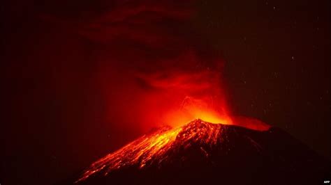 BBC News   In pictures: Mexico volcano alert