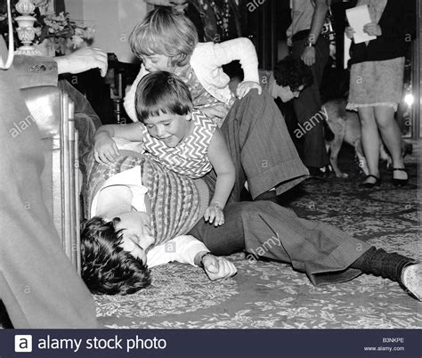 Beatles files 1967 Paul McCartney relaxes with children ...