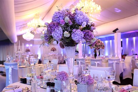 Beautiful Centerpieces for Your Wedding Reception | HomesFeed