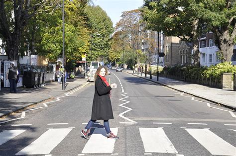 Bebiendo Mate en Abbey Road, la calle de Los Beatles en ...