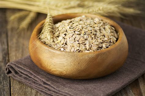 Beneficios de la avena y recetas para prepararla en casa