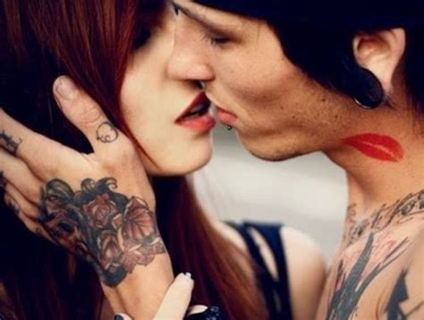 Besos: Besos con lengua y tatuajes de besos