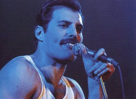 Best 25+ Freddie mercury teeth ideas on Pinterest | Queen ...