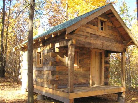 Best 25+ Tiny log cabins ideas on Pinterest | Tiny cabins ...