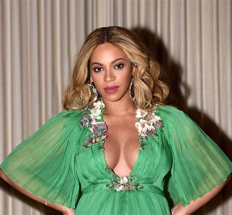 Beyoncé and Blue Ivy Carter Wear Matching Outfits to the ...