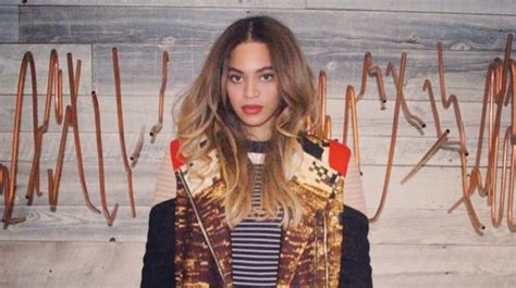 Beyoncé Announces Pregnancy on Instagram | Hollyscoop News ...