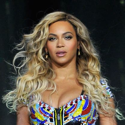Beyoncé   Biography & Pictures | ChordCAFE