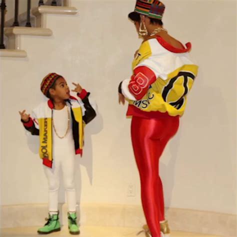 Beyoncé & Blue Ivy Dress Up as Salt N Pepa for Halloween