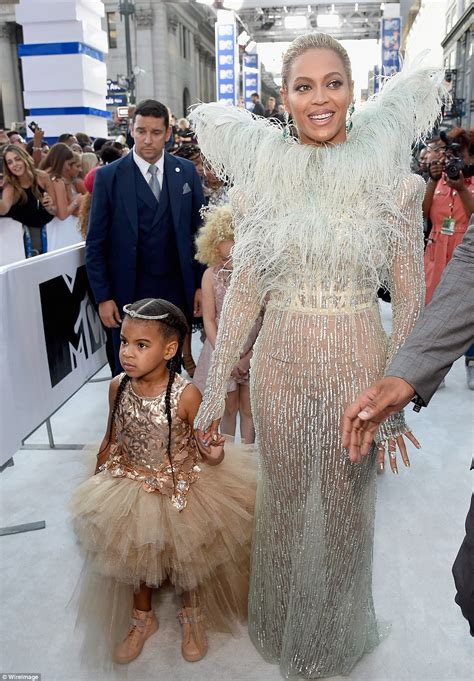 Beyonce brings Blue Ivy as her date to the 2016 MTV VMAs ...