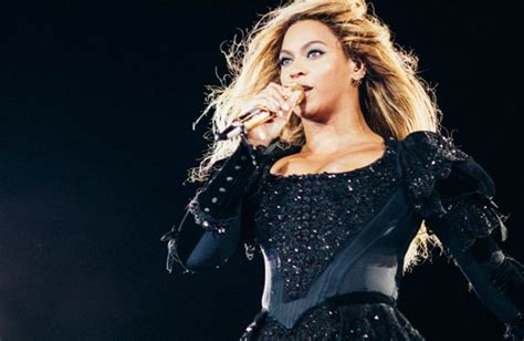 Beyoncé canta a versão em espanhol de “Irreplaceable ...