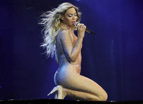 Beyonce Knowles Picture 417   Beyonce Performs Live in ...