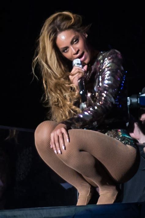 Beyonce Performs Live on The Run Tour in Miami   GotCeleb