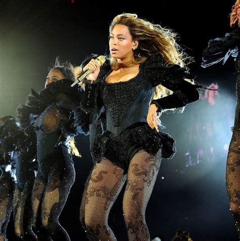 Beyoncé Slays Singing In Spanish at Barcelona “Formation ...