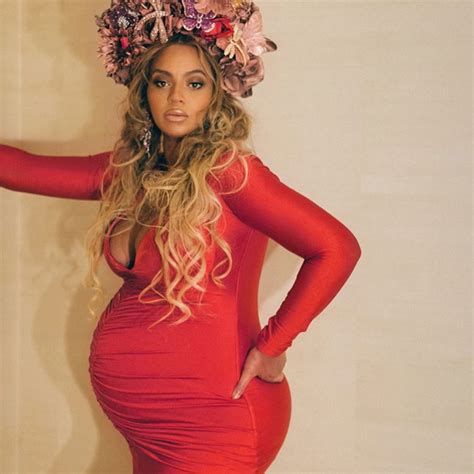 Beyonce Turns Heads in Red at Wearable Art Gala in L.A.