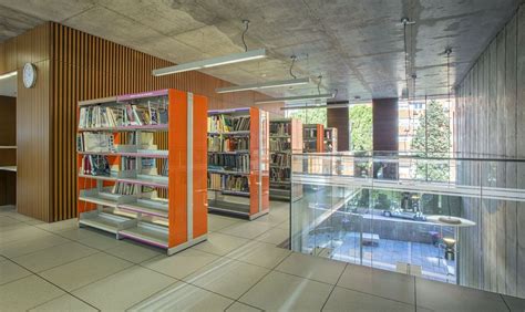 Biblioteca Central de Coslada  Madrid    Metalundia