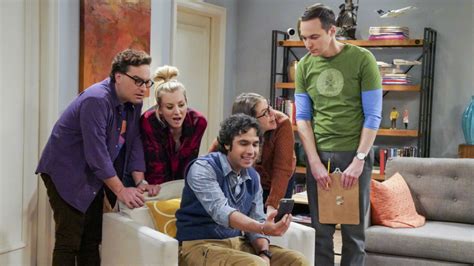 Big Bang Theory  cast talks  getting trashed  together ...