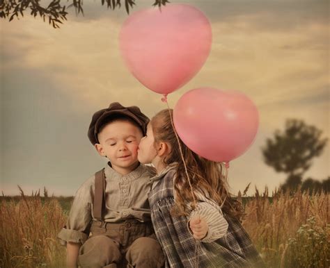 Bilder Kleine Mädchen Junge Kuss Kinder Luftballon 2 Liebe ...