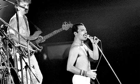 Biografia de Freddie Mercury mostra que artista inventou ...