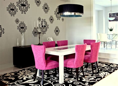 black and hot pink dining room | المرسال