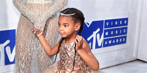 Blue Ivy Accompanies Mom Beyoncé On The 2016 VMAs Red Carpet
