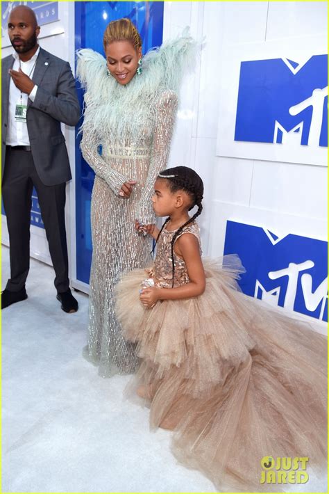 Blue Ivy Carter Joins Mom Beyonce on MTV VMAs 2016 Red ...