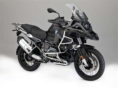BMW Announces 2017 R1200 Series Updates   Motorcycle.com News