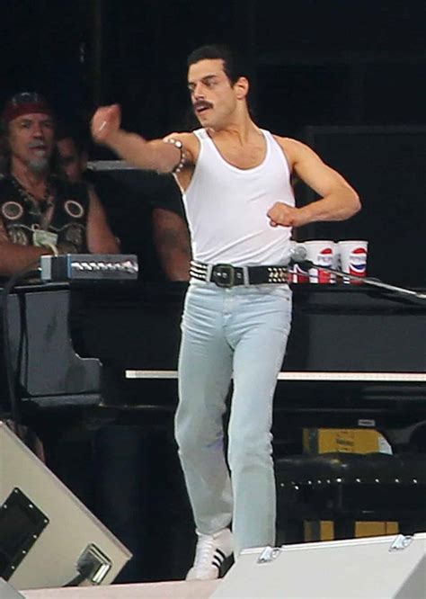 Bohemian Rhapsody: nelle nuove foto Rami Malek è Freddie ...