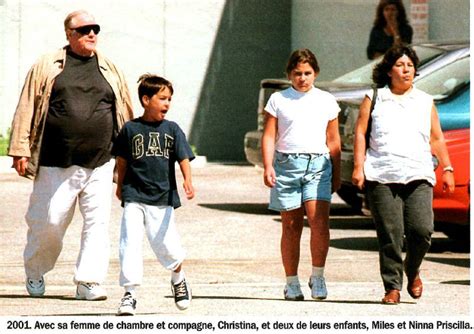 Brando et ses derniers enfants: Nina et Myles   Ava, Gene ...