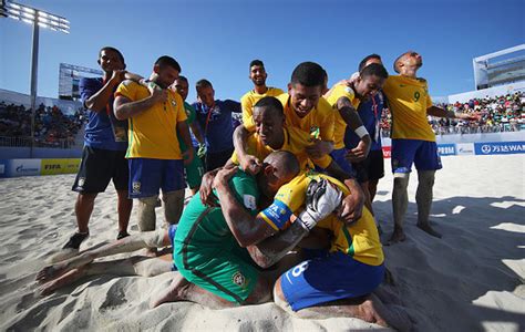 Brasil vuelve al trono mundial del fútbol playa