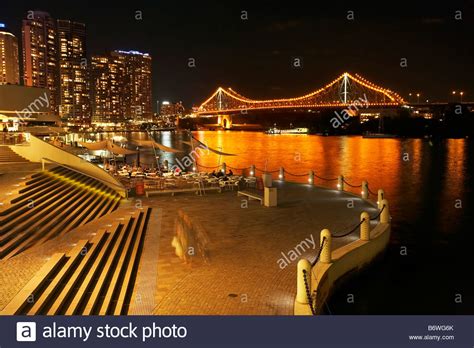 Brisbane Brisbane River Waterfront y el Story Bridge de ...