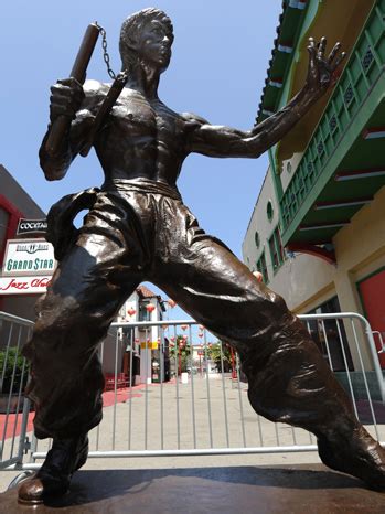 Bruce Lee Gets Statue in Los Angeles   FanSided   Sports ...