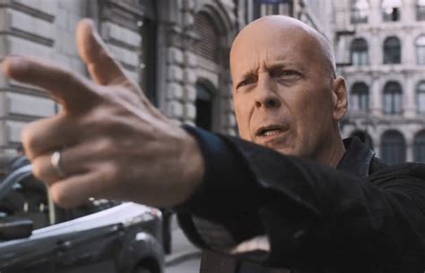 Bruce Willis Is A Killing Machine In The First Death Wish ...