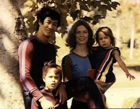 Bruce with his family   Bruce Lee Photo  28389798    Fanpop