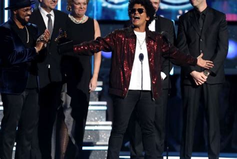 Bruno Mars hace magia y arrasa con seis Grammy; lista de ...