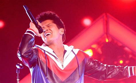 Bruno Mars sorprende con nueva versión de  24k magic