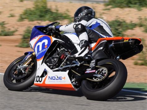 BSB: Neil Hodgson “La Yamaha R1 è una moto… strana ...