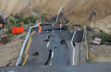 Bumpy road ahead: Mexican coastal highway cracks up and ...