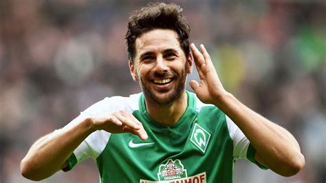 Bundesliga: Claudio Pizarro inspires Bremen; Schalke move ...