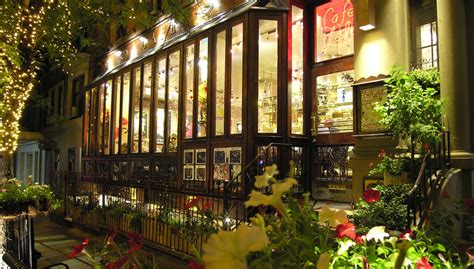 Cafe Lalo | The most famous cafe in NYC