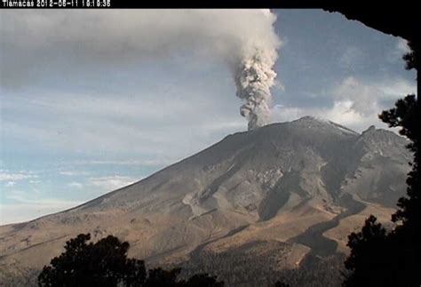 Caída de ceniza del volcán Popocatépetl en municipios de ...
