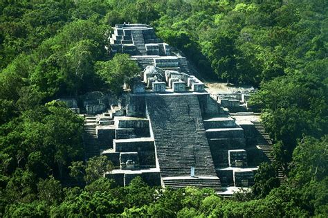 Calakmul, o maior sítio arqueológico maia no México