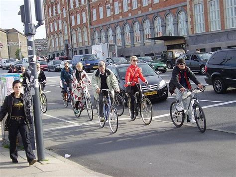 Calle Goya: transporte público, motos y bicicletas ...