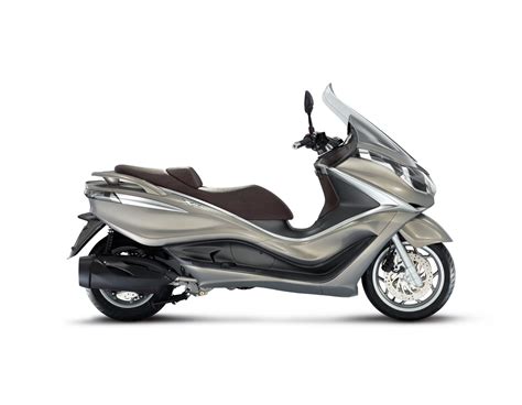 Can you ride a Piaggio X10 350 with an A2 licence?