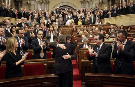 Carles Puigdemont, nuevo presidente de Cataluña con la ...