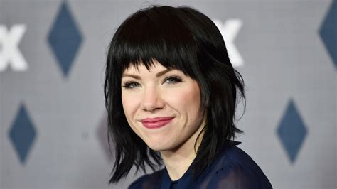 Carly Rae Jepsen looks just like Miley Cyrus with her new ...
