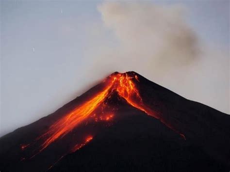 Catástrofe   Cinco días después, el volcán de Fuego sigue ...