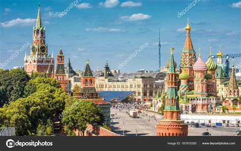 Catedral de San Basilio en la Plaza Roja y Kremlin de ...