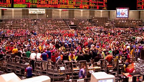 CBOT Bond Pit 2002 | Looking from below where the exchange ...