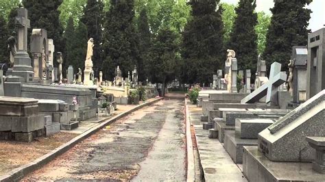 Cementerio de la Almudena   YouTube