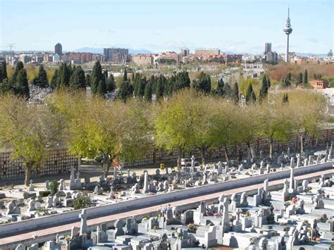 Cementerio Nuestra Señora de la Almudena | Rutas Pangea